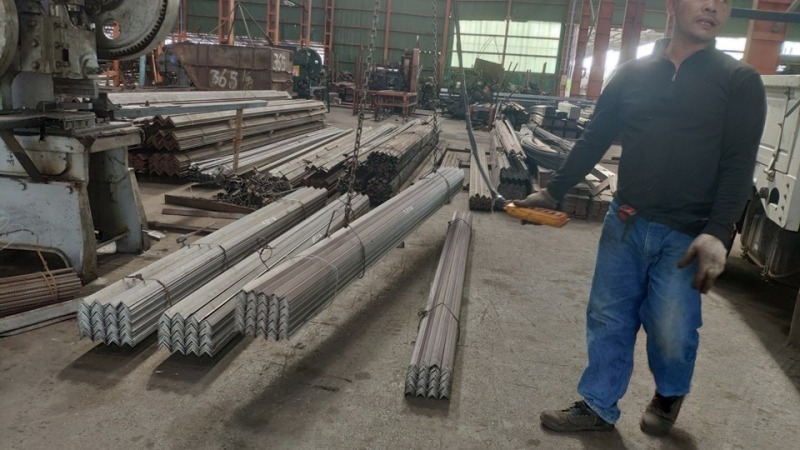 ร้านขายเหล็กเกรดบีตัดตามสั่ง